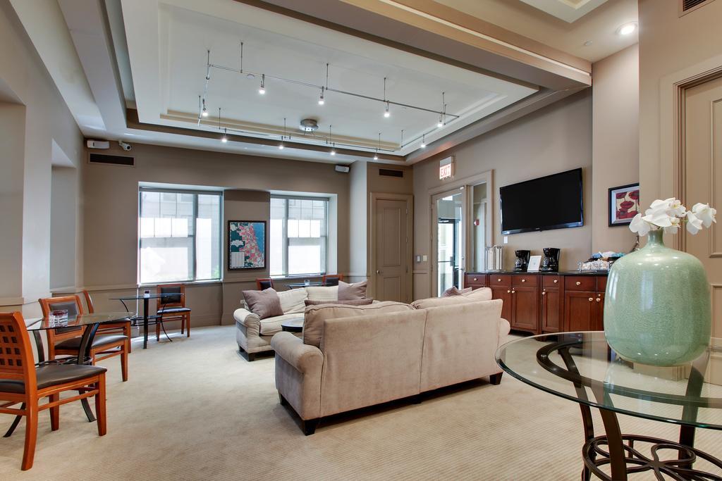 Dewitt Hotel And Suites Чикаго Екстер'єр фото