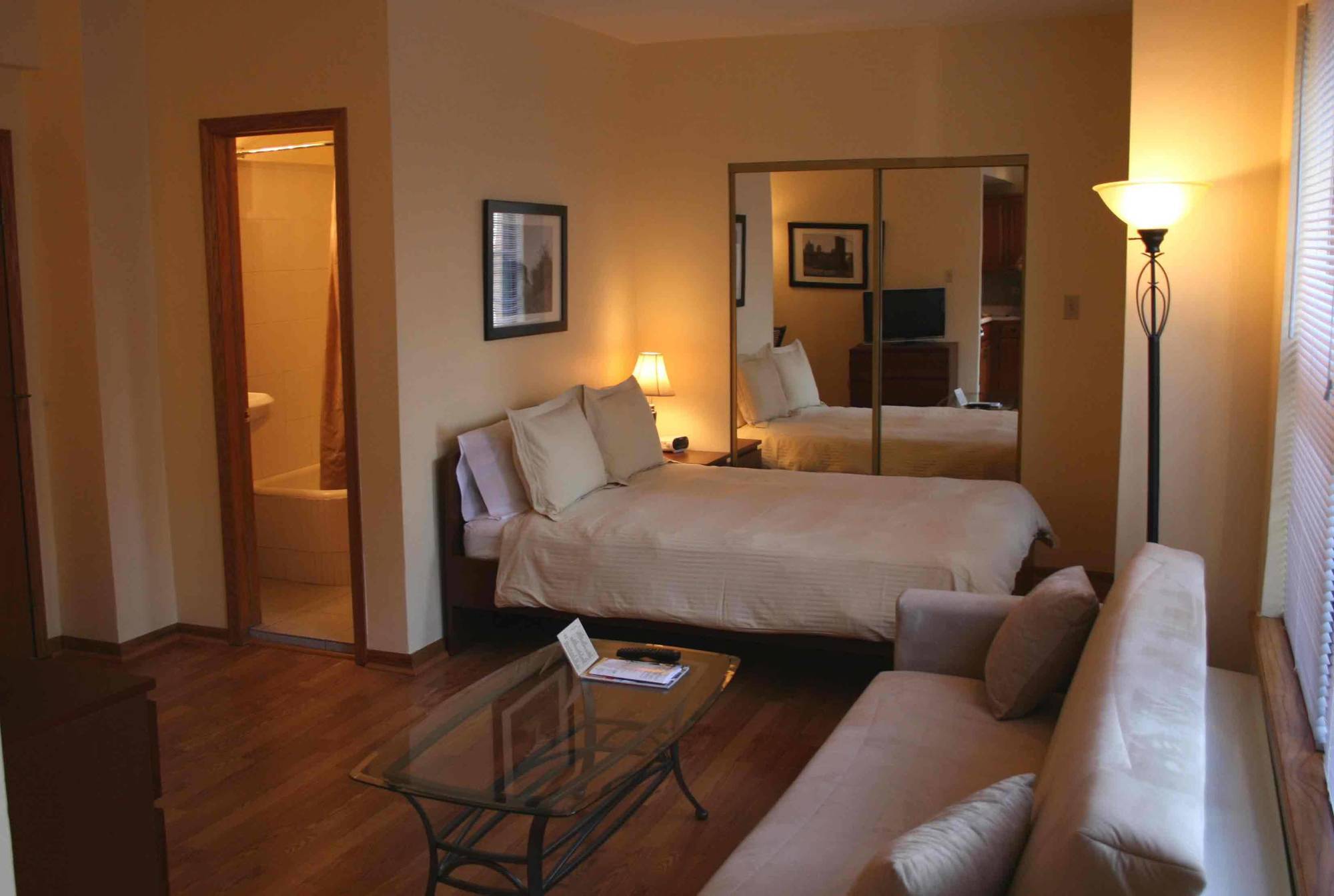 Dewitt Hotel And Suites Чикаго Номер фото
